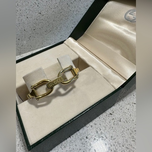 Gucci 1500L gold plated bangle watch - Picture 2 of 6
